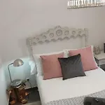 Гостевой дом Casa 40th-music Wood House 4*