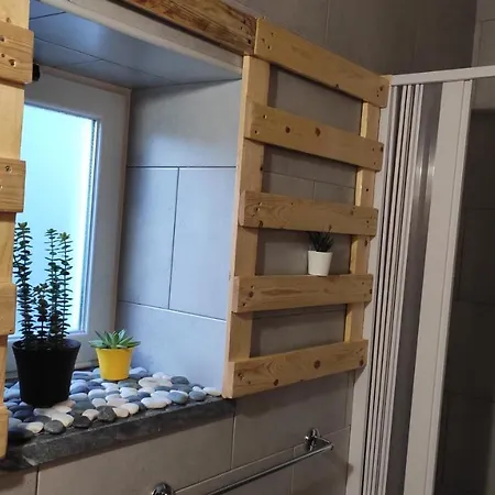 Casa 40th-music Wood House Affittacamere 4*