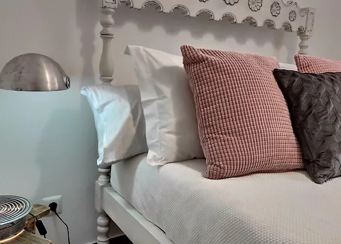 Casa 40th-music Wood House