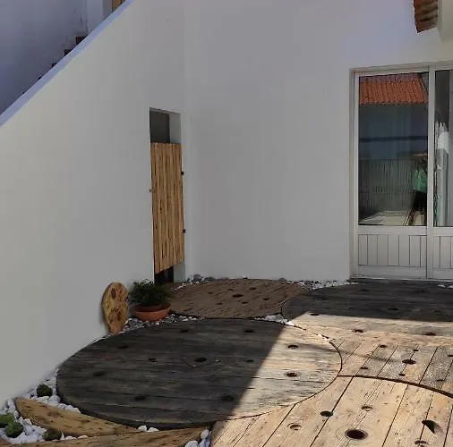 Гостевой дом Casa 40th-music Wood House 4*